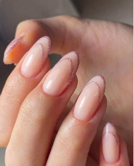 http://www.fizznaillounge.com/uploads/6/9/7/7/69776255/accented-french-tip-nails.jpg